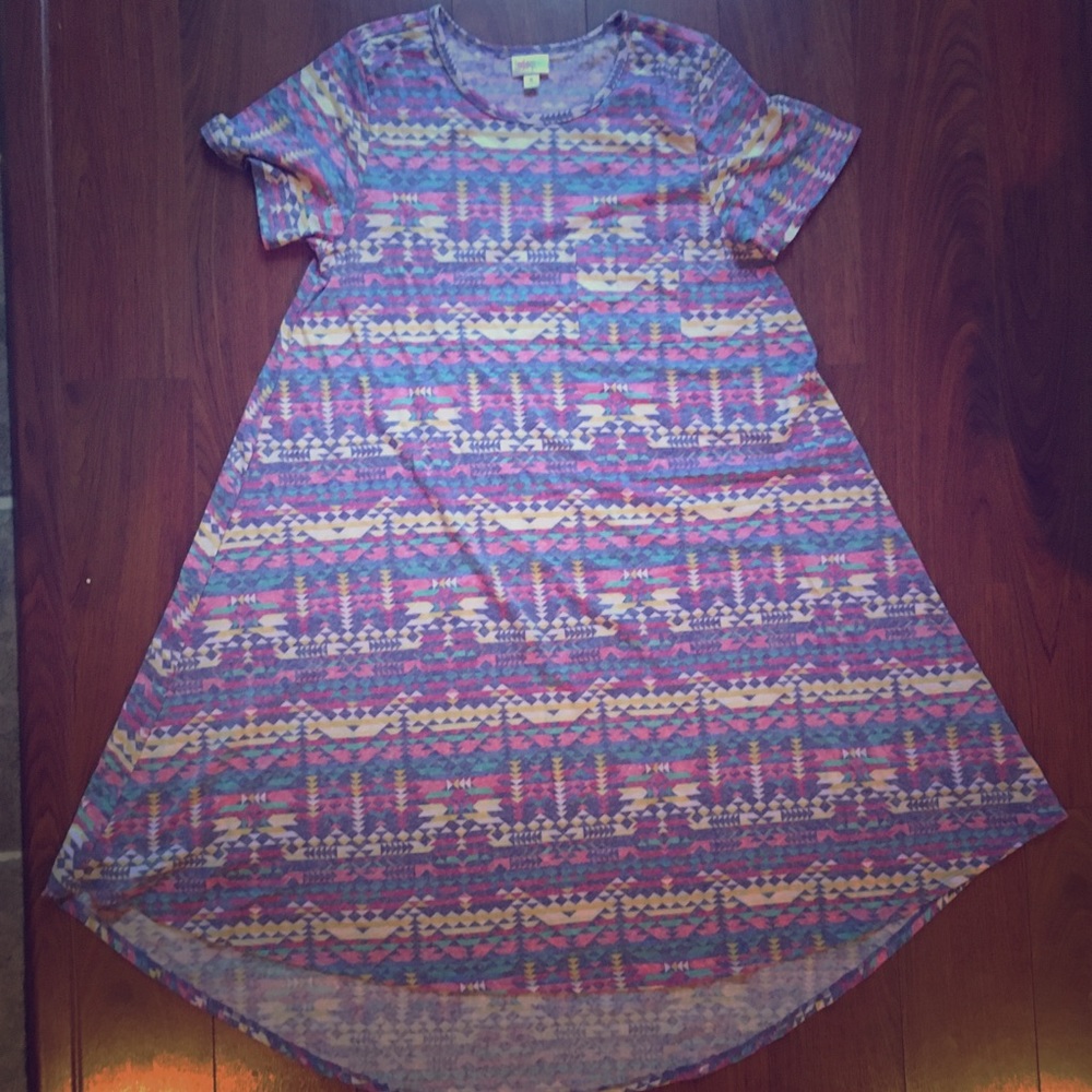 Medium LULAROE Carly dress